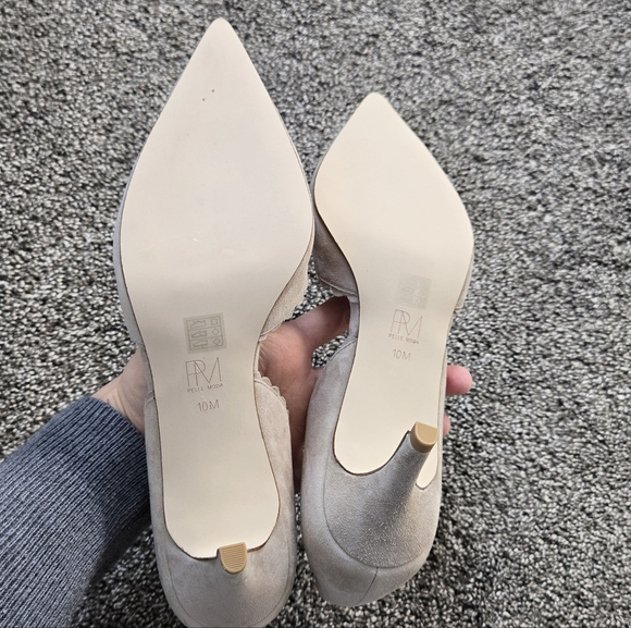 Pelle Moda Kenny Suede Heels with Scallop Trim NEW size 10 - Picture 4 of 10